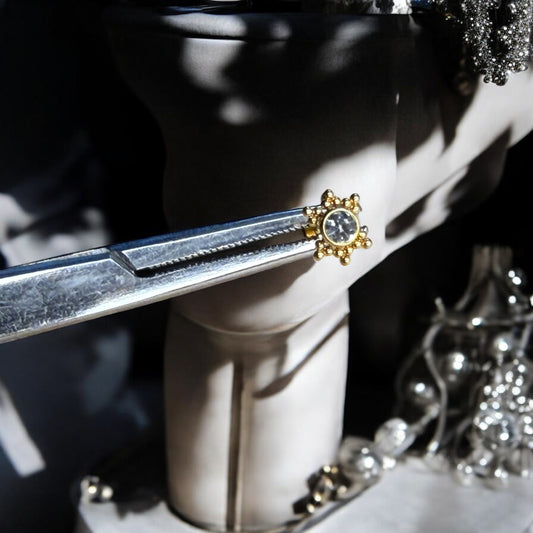 Valentina ornamental labret in titanium