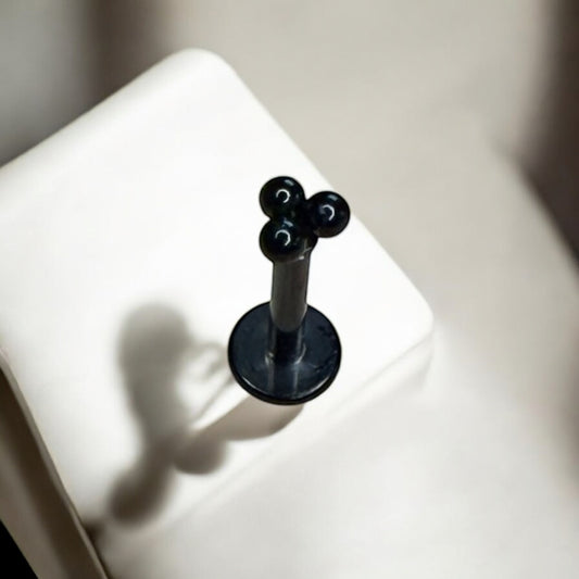 Onyx beaded minimalistic labret piercing