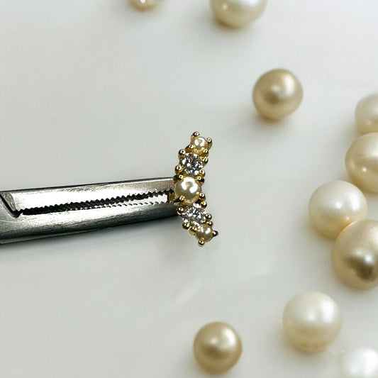 Pearl climber flat back labret earring