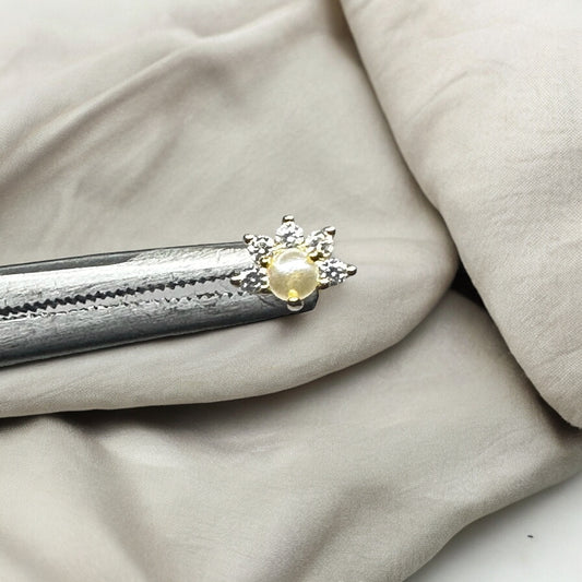 Pearl flower flat back labret